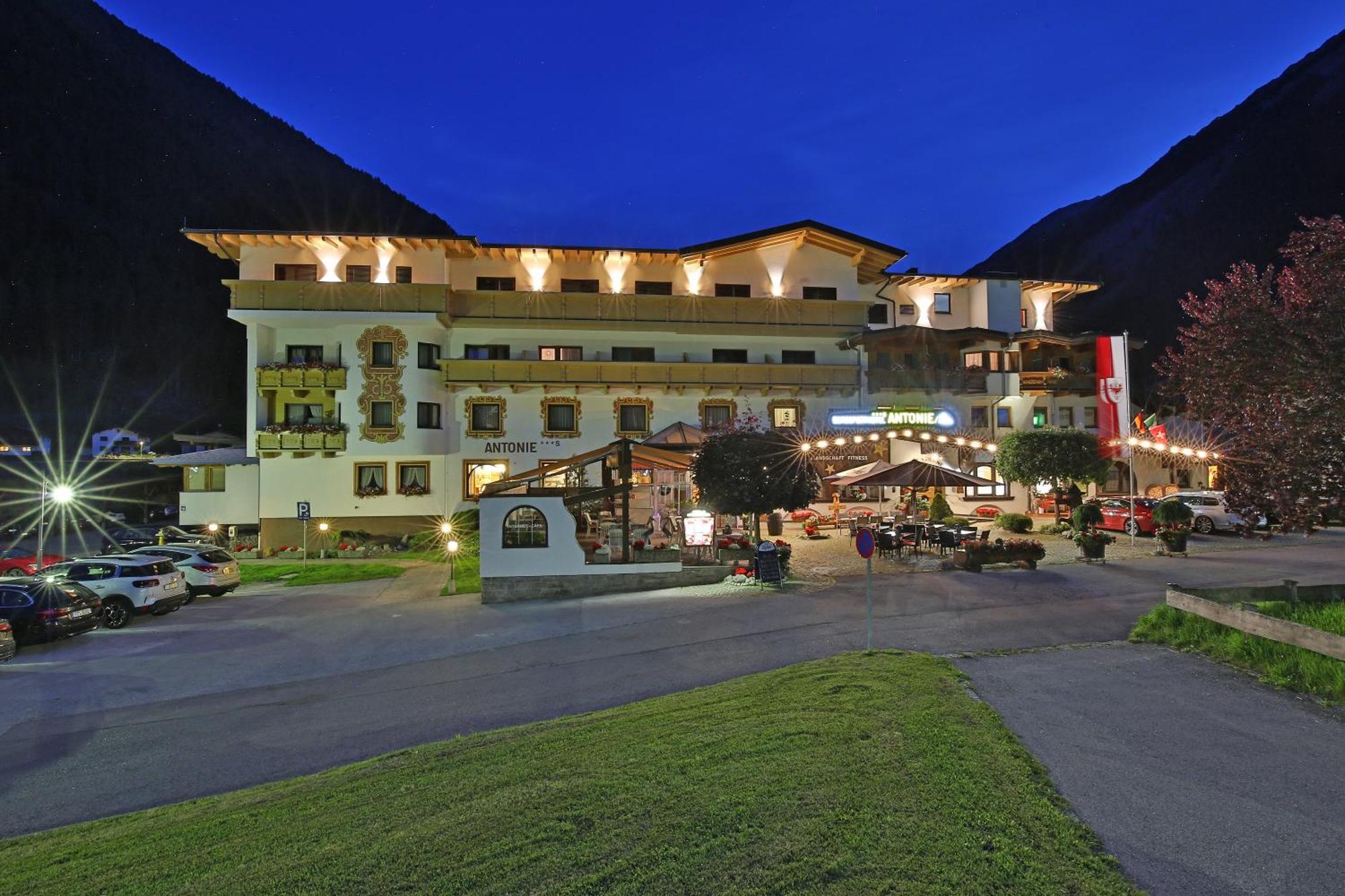 Bergsporthotel Antonie Грис-им-Зельрайн Экстерьер фото